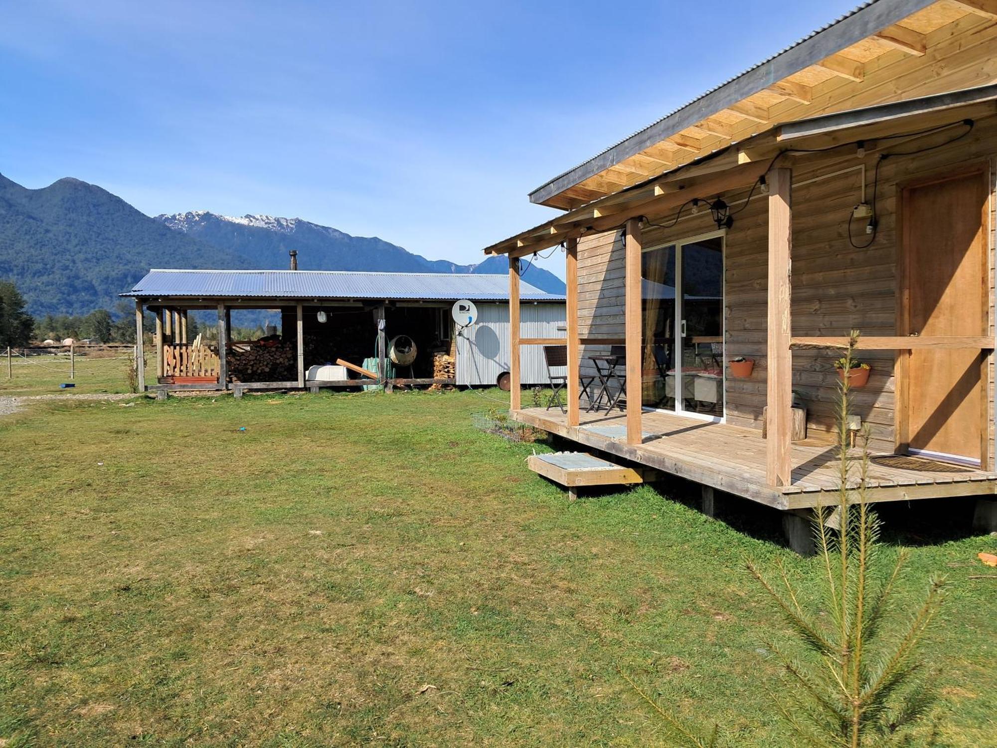 Cabana Del Campo Hornopiren Exterior photo